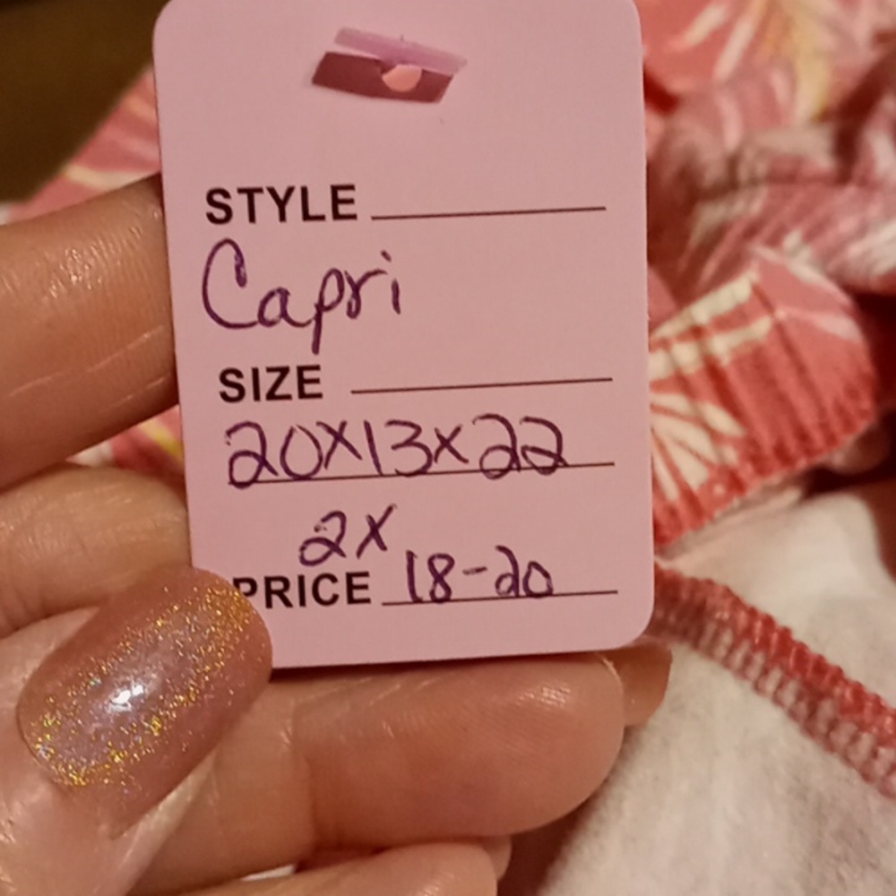 Secret Treasures 2X (18-20) Pink & White Exotic Short sleeve Top With Capris - Picture 7 of 8